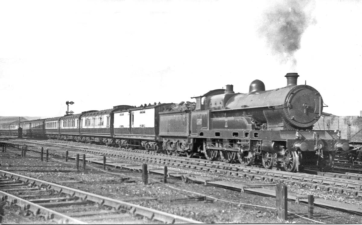 Rugby Station - LNWR 4-6-0 Claughton Class No 1407 'Lance Corporal JA ...