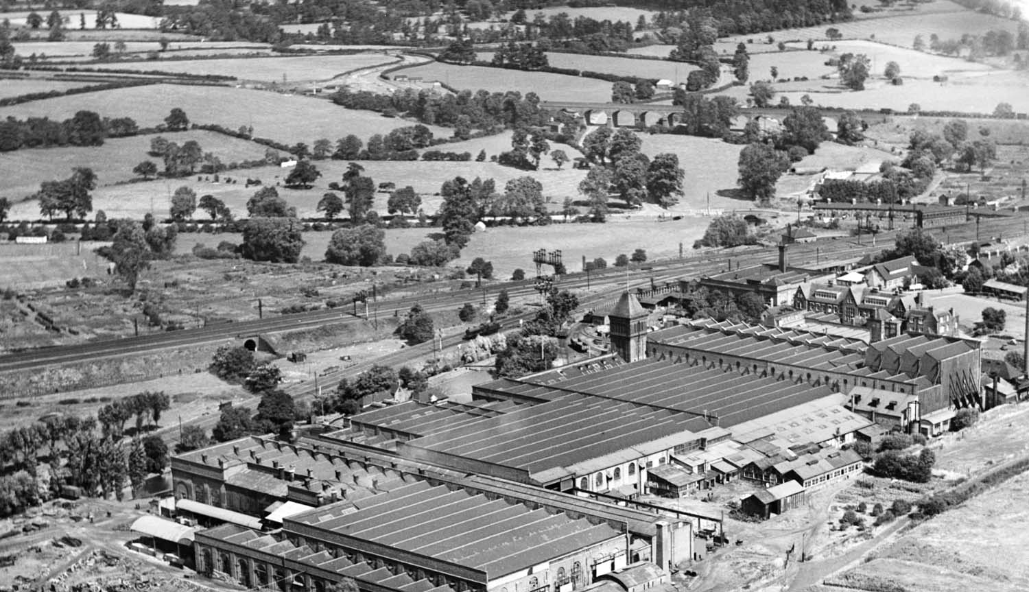 Another 1930 aerial view of the Leamington branch's junction with the Trent Valley Railway and the lines to Coventry