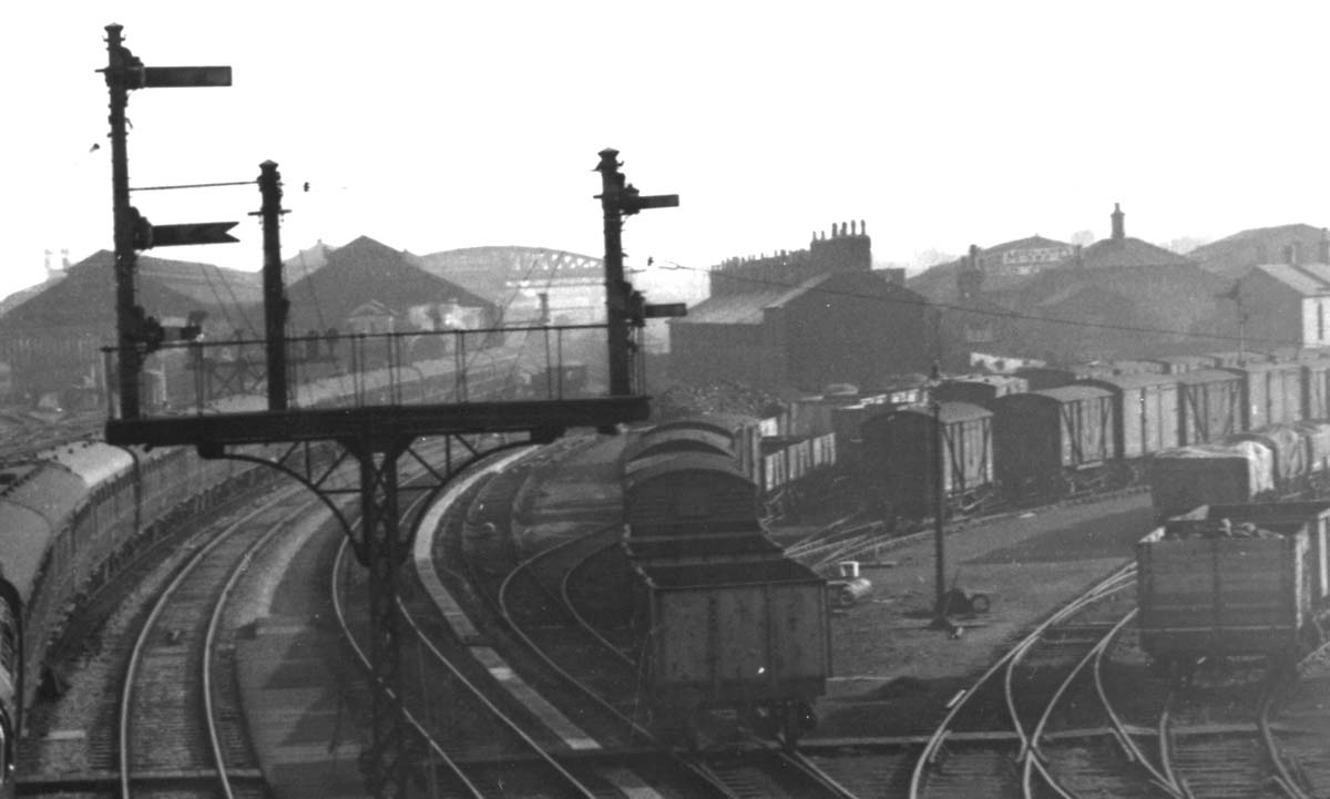 Close up showing the tracks leading to Rugby's goods sheds and to the other sidings behind Wood Street