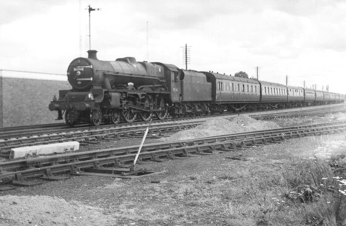 Rugby Station - BR Period Locomotives - Ex-LMS 4-6-0 Jubilee class No ...