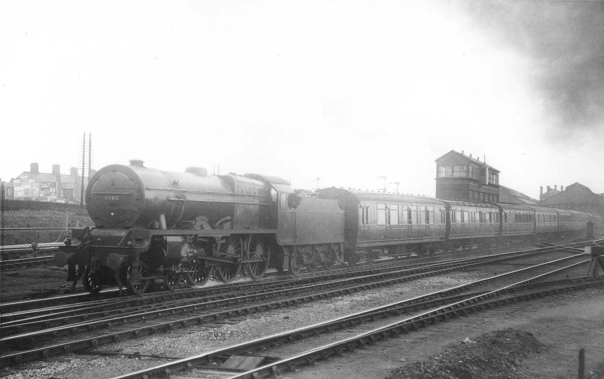 Rugby Station - LMS Period Locomotives: LMS 4-6-0 Royal Scot class No ...