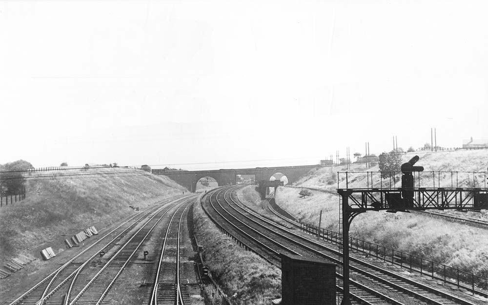 Southern approaches to the station showing from left to right Northampton, Market Harborough and Euston lines