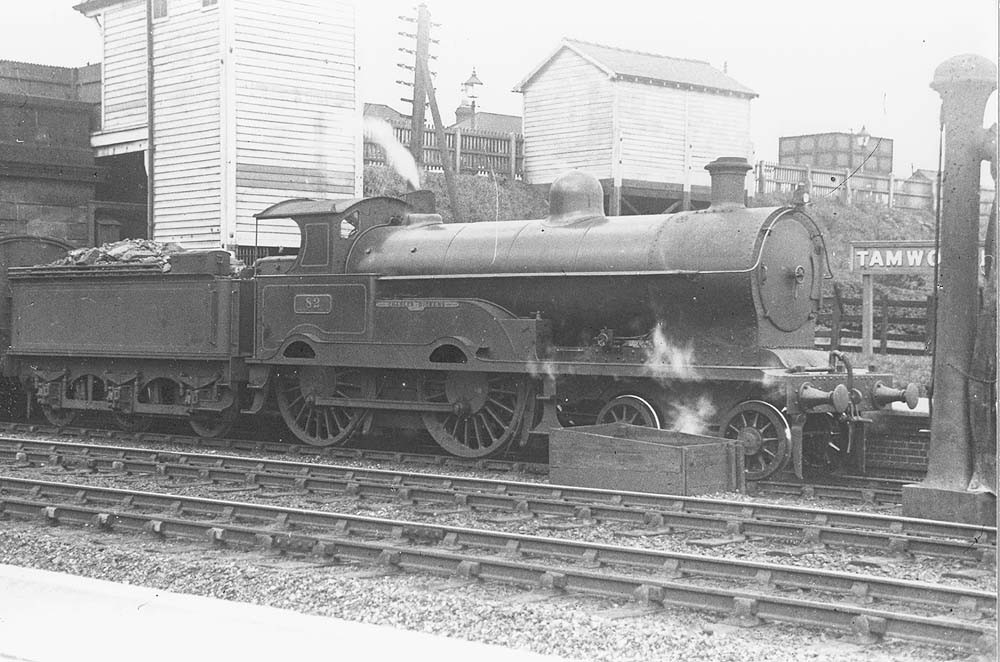 Tamworth Station: LNWR 3P 4-4-0 George Fifth class No 82 'Charles ...