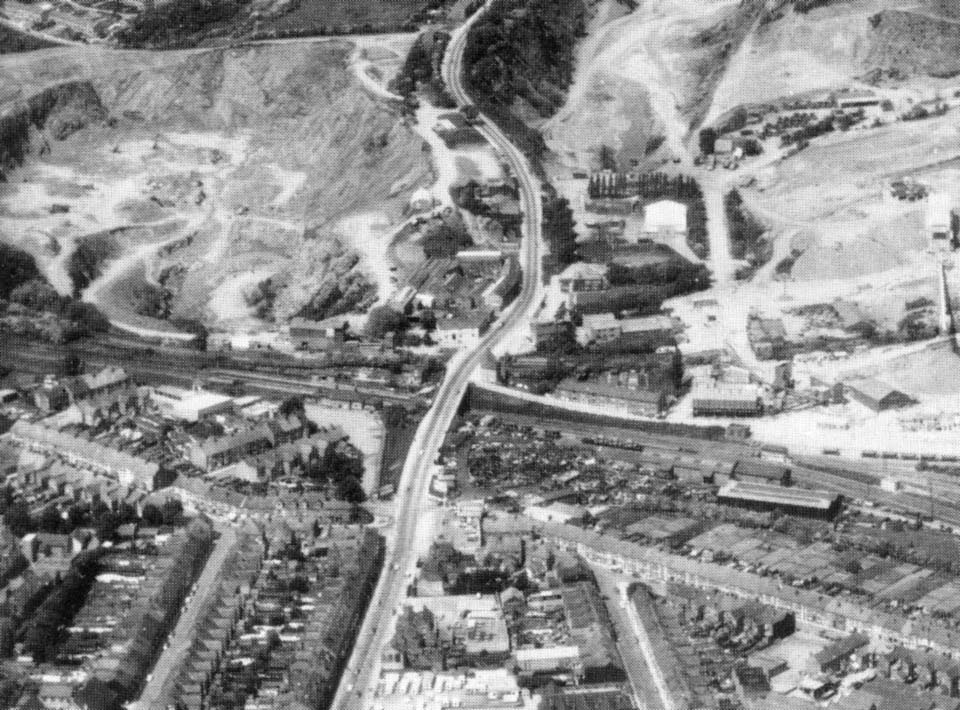 Close up view showing the MR's facilities at Nuneaton with Abbey Street station seen to the left of the A47