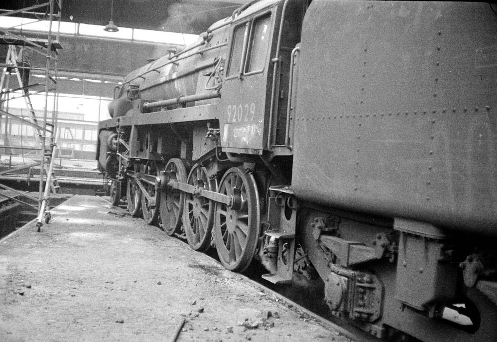 Another view of British Railways Standard Class 9F 2-10-0 No 92029 standing around No 3 roundhouse's turntable
