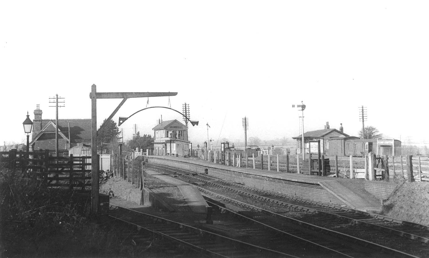 Fenny Compton Station: A panoramic view of Fenny Compton station ...