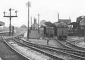 Close up showing locomotives on shed and the proximity of Stratfod on Avon shed to the down line platform