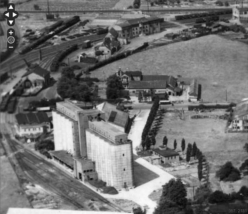 Close up showing the sidings adjacent to the WD Store and leading up to Lucy's Mill on 23rd June 1952