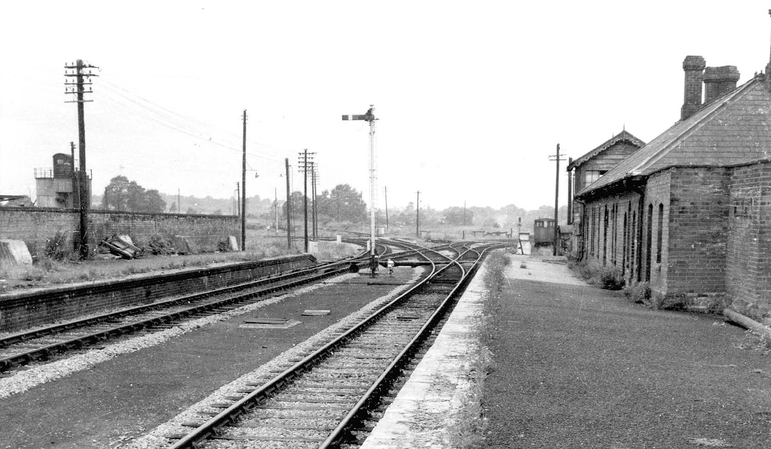 Looking west towards the junction with the ex-GWR Stratford upon Avon to Honeybourne line