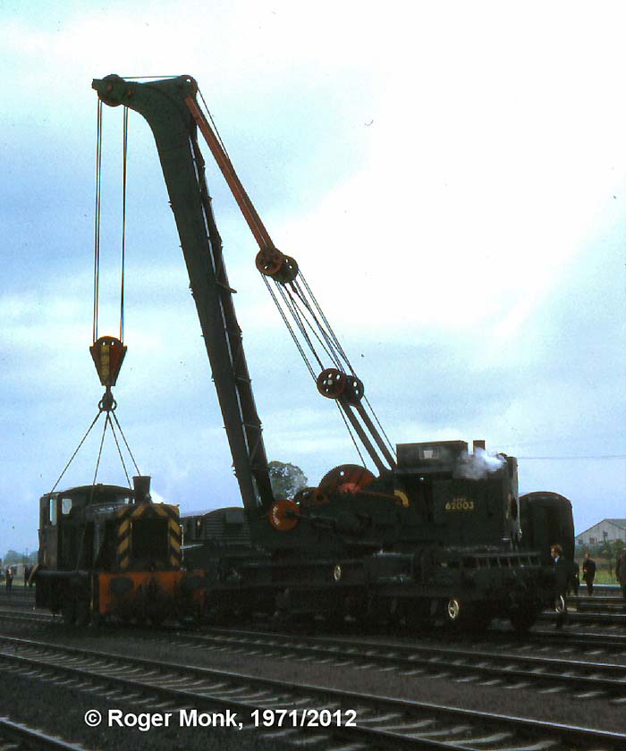 The breakdown crane demonstrated using a withdrawn BR diesel loco D2146 from Bird's scrap yard