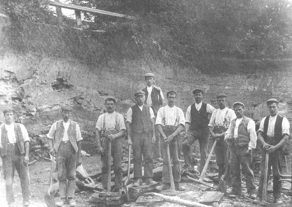 Workers in Wilmcote quarry circa 1900, the quarry at its peak produced in excess of 16,000 tons a year
